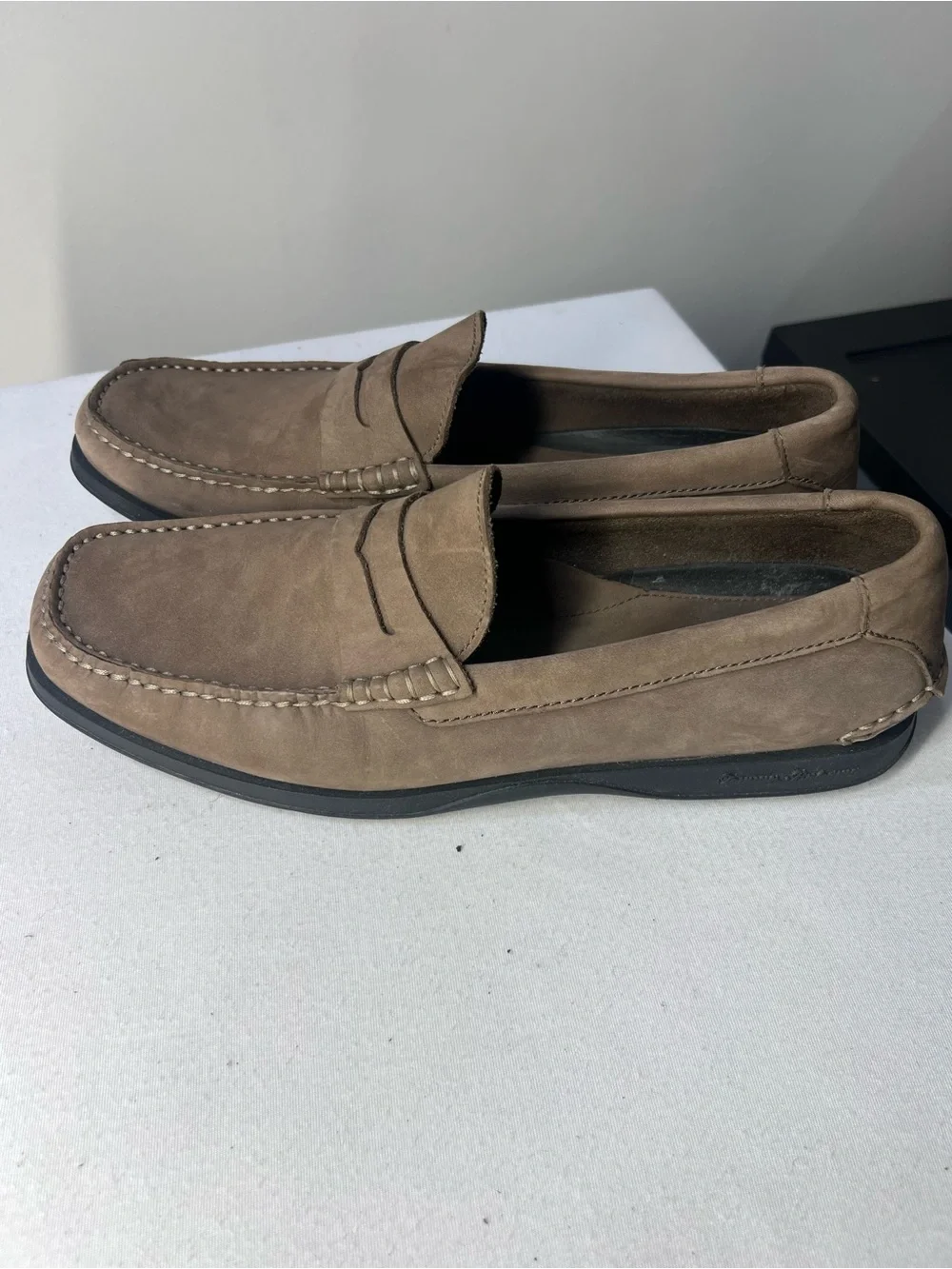Tommy Bahama barrier isle men 10.5 great con olive Casual Penny Loafers in Taupe